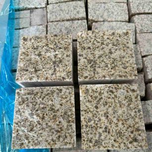 大同 黄金麻花岗岩自然面小方块，弹石，马蹄石等