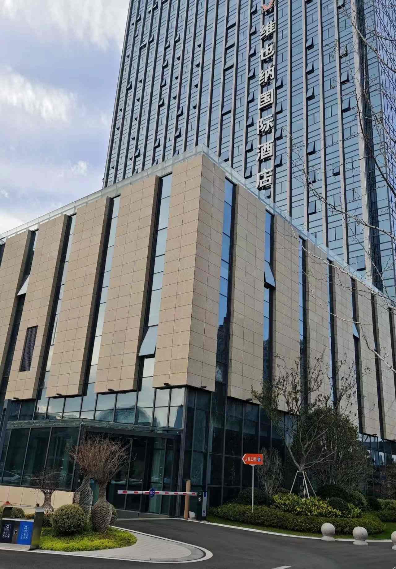 大同 黄金麻花岗岩外墙干挂