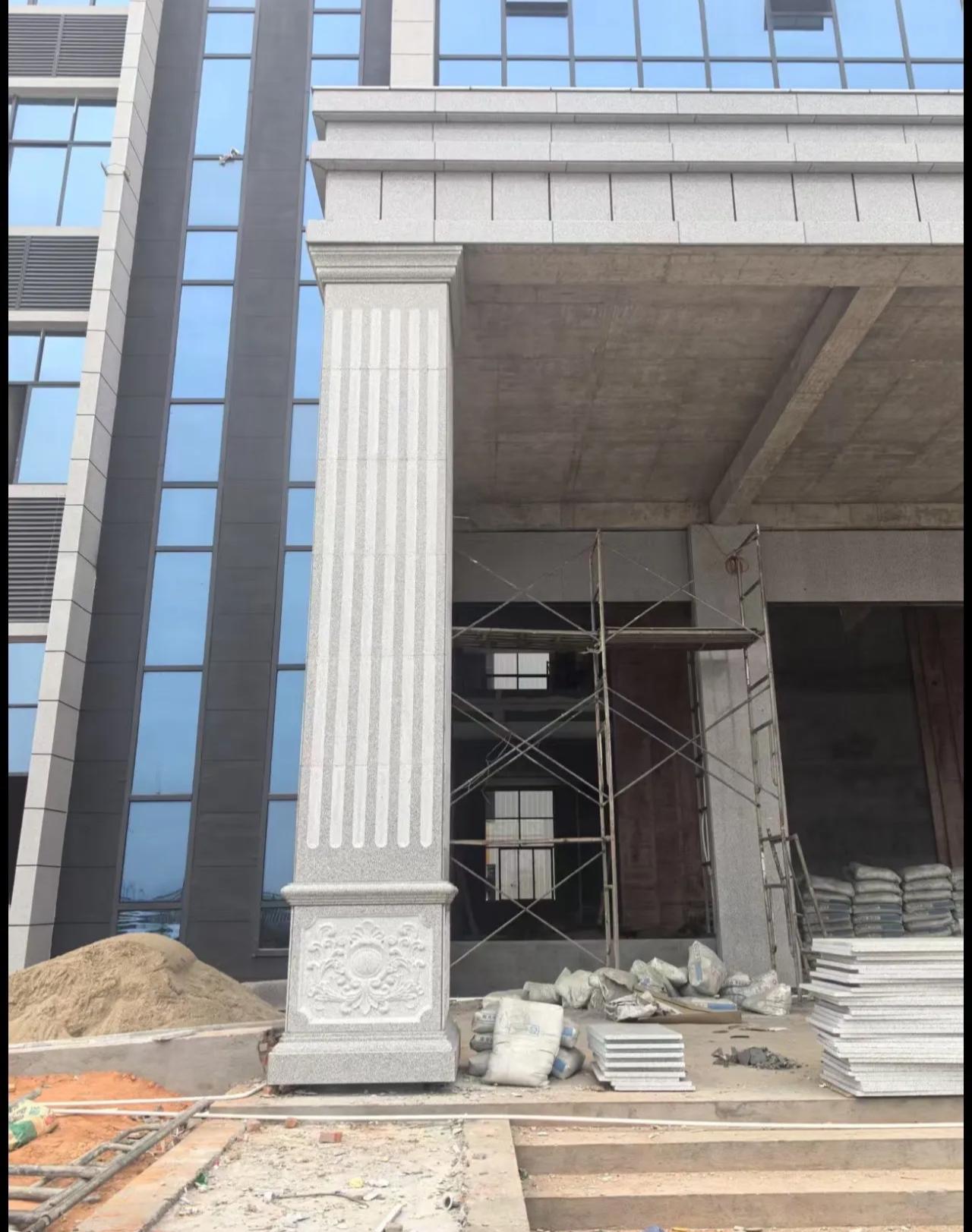 大同 芝麻白光面花岗岩门楼大柱（罗马柱）配雕花底座