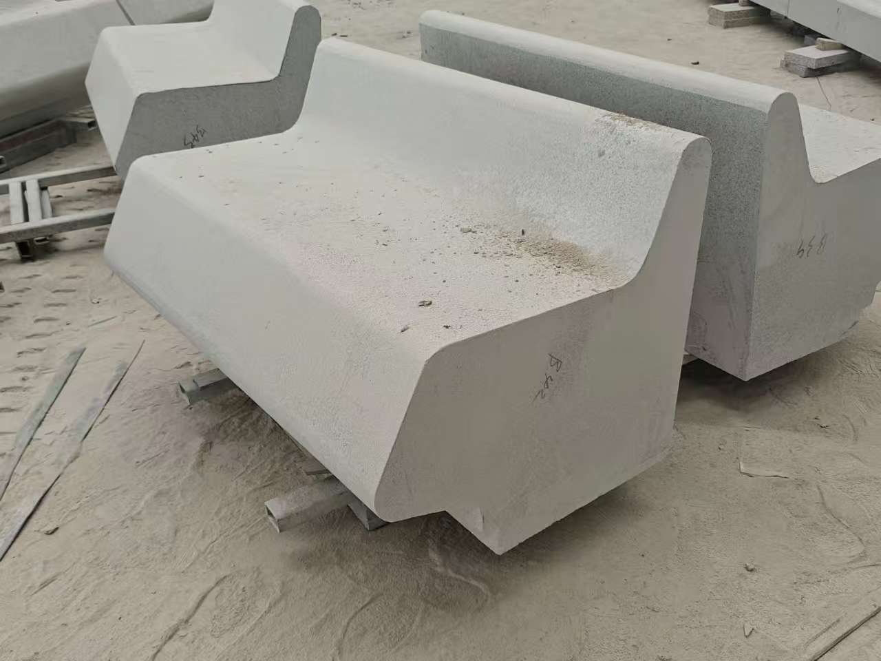 大同 芝麻白花岗岩异形坐凳，石凳