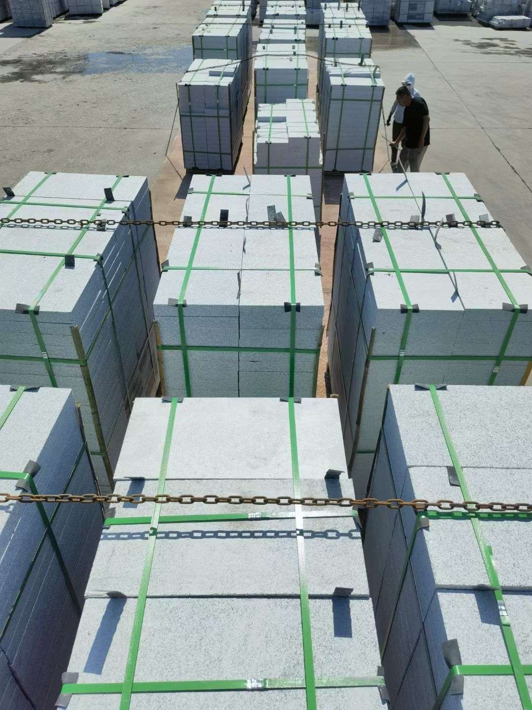 大同 芝麻白花岗岩5公分地铺石 花岗岩厂家工厂装车日常