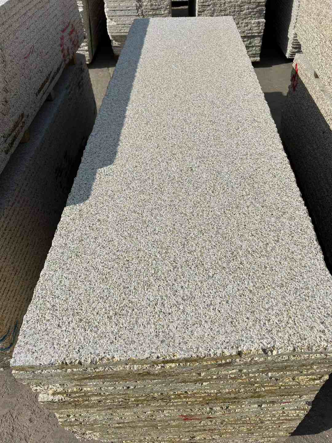 大同 黄金麻花岗岩荔枝面毛板，半成品