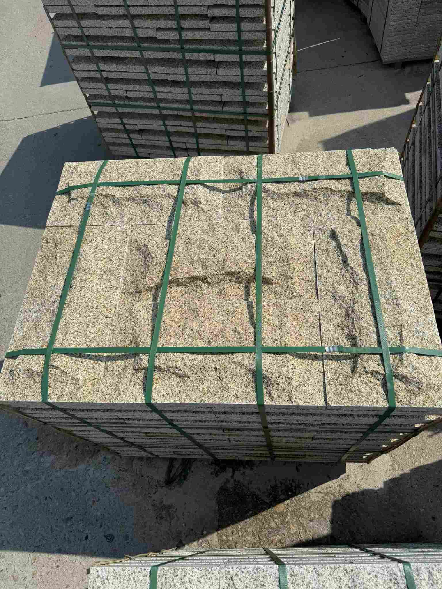 大同 黄金麻花岗岩石材自然面蘑菇石成品